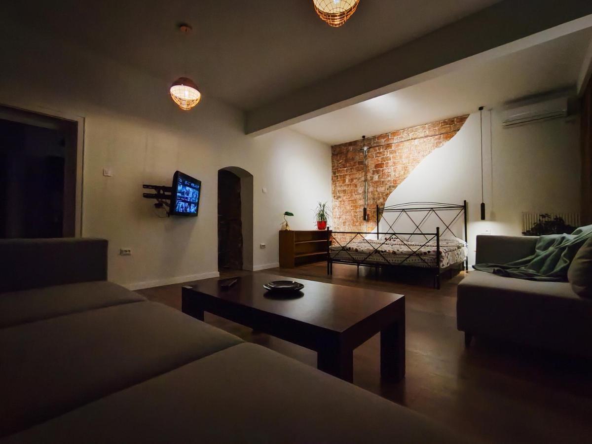 Urban Cozy Retreat Apartment Pristina Exterior photo